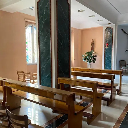 Casa Per Ferie Suore Salesiane Dei Sacri Cuori Bed and breakfast