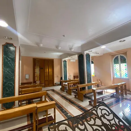 Casa Per Ferie Suore Salesiane Dei Sacri Cuori Bed and breakfast